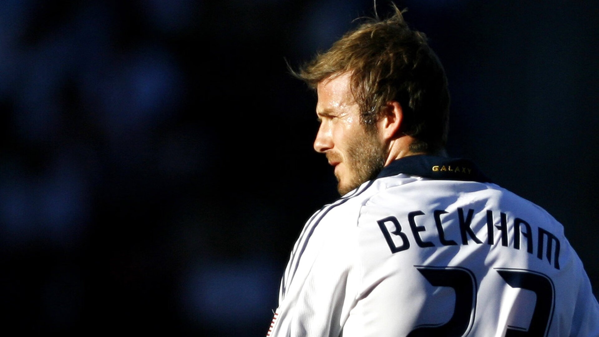 “英超激战正酣！榜首球队迎来强敌考验”，英超 激烈